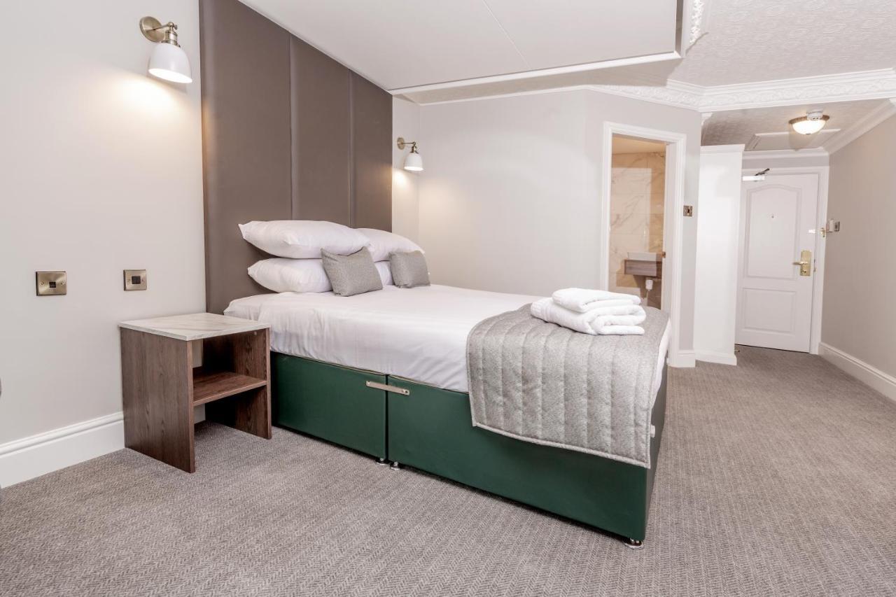 Bredbury Hall Hotel Стокпорт Екстериор снимка