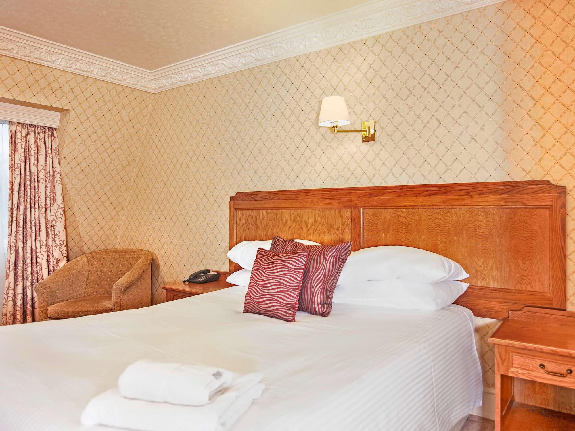 Bredbury Hall Hotel Стокпорт Екстериор снимка