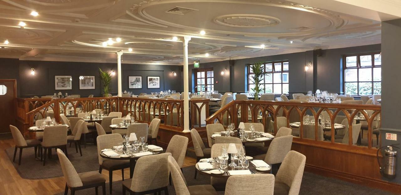 Bredbury Hall Hotel Стокпорт Екстериор снимка