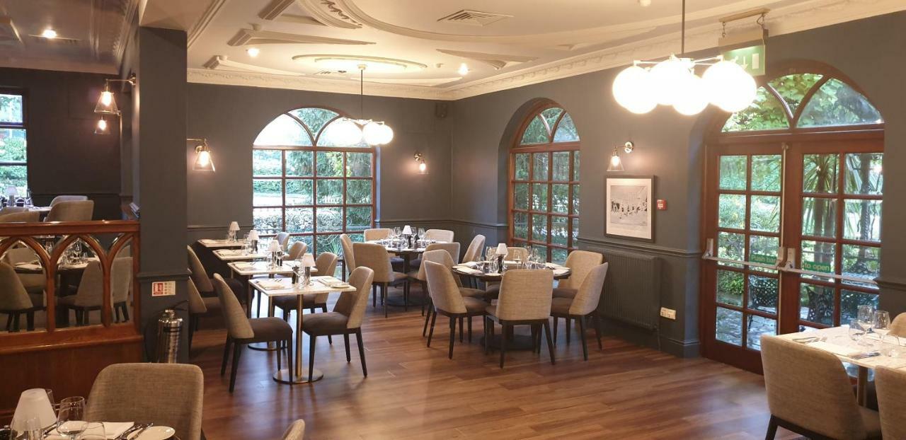Bredbury Hall Hotel Стокпорт Екстериор снимка